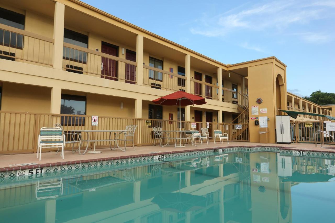 Red Roof Inn Ardmore Luaran gambar